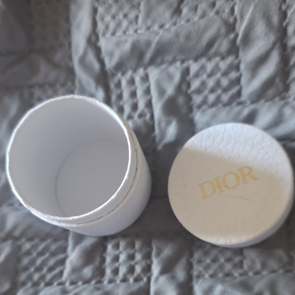 Dior White Textured Cylindrical Box with Gold Logo - Picture 2 of 3